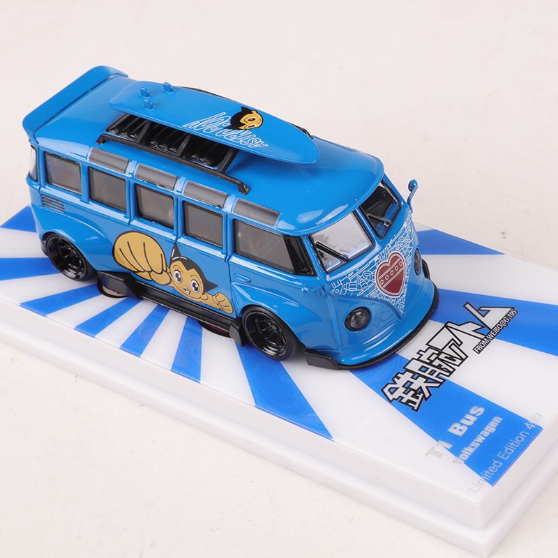 Flame 1:64 VW T1 Widebody Anime Edition – Strawberry Bear / Astro Boy
