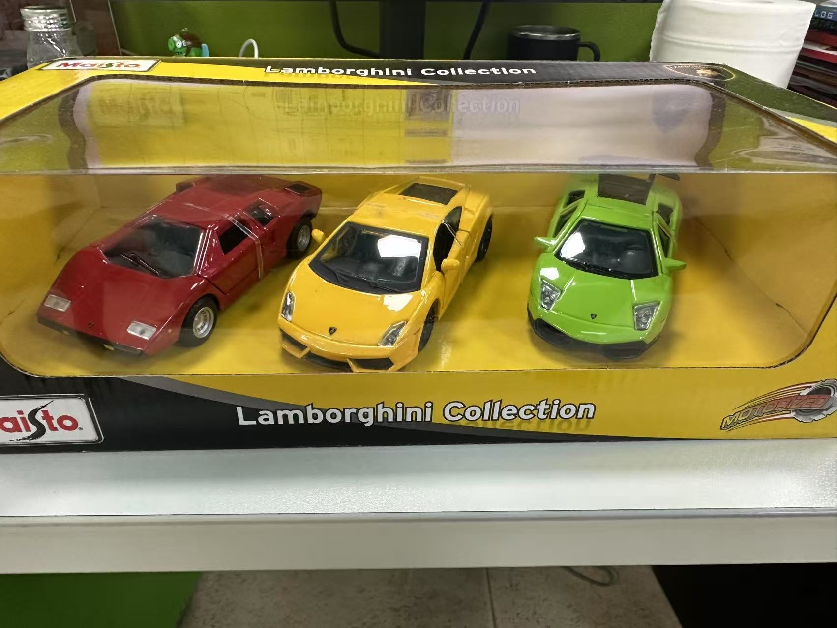 Bburago 1:24 Lamborghini Reventón Die cast Supercar Model MODCOLS