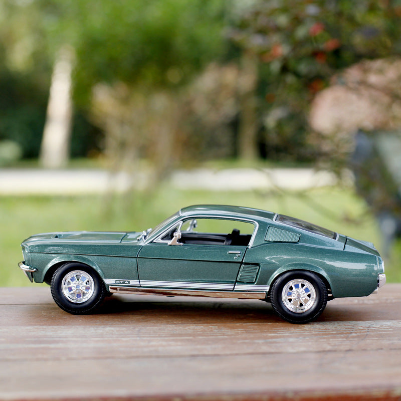 Maisto 1:18 Ford GTA Classic Diecast Model Car MODCOLS
