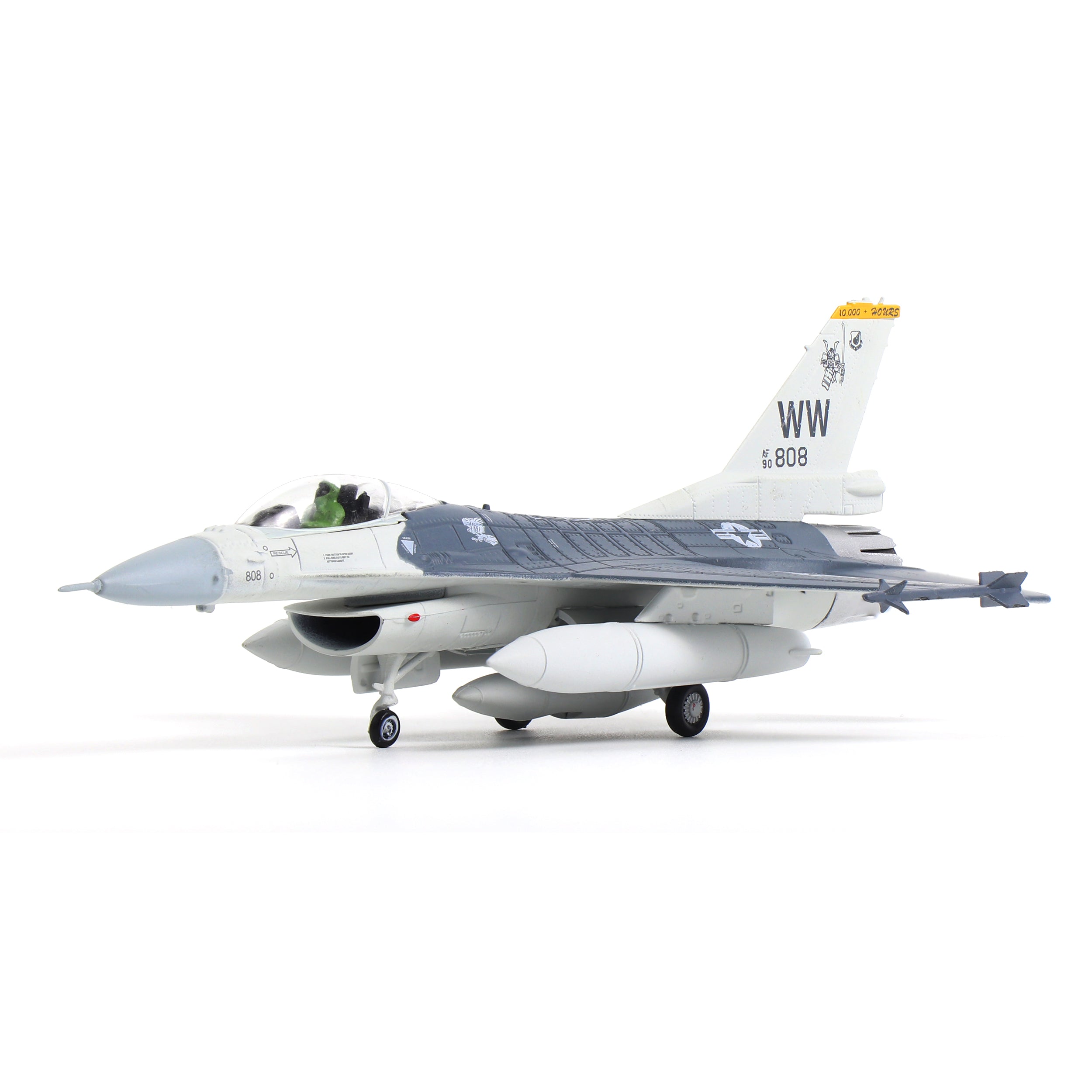 1/100 F-16C Fighting Falcon (Misawa AFB 35th) Diecast Fighter Jet Model