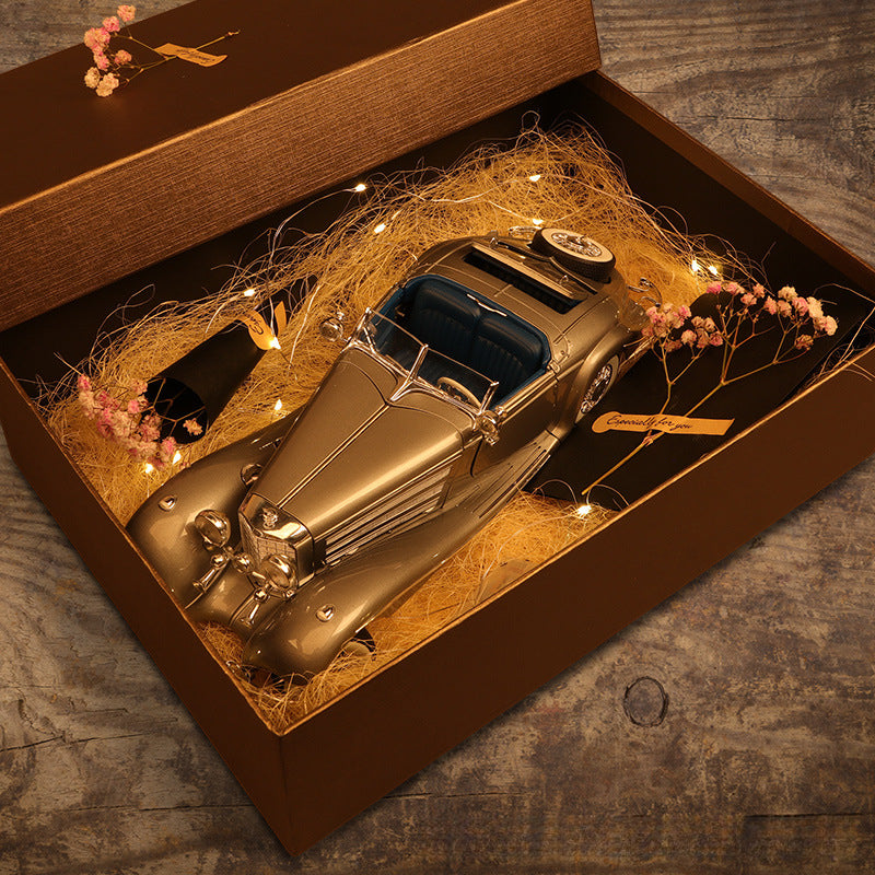 Maisto 1:18 Mercedes Benz 500K Classic Car – Die Cast Model MODCOLS