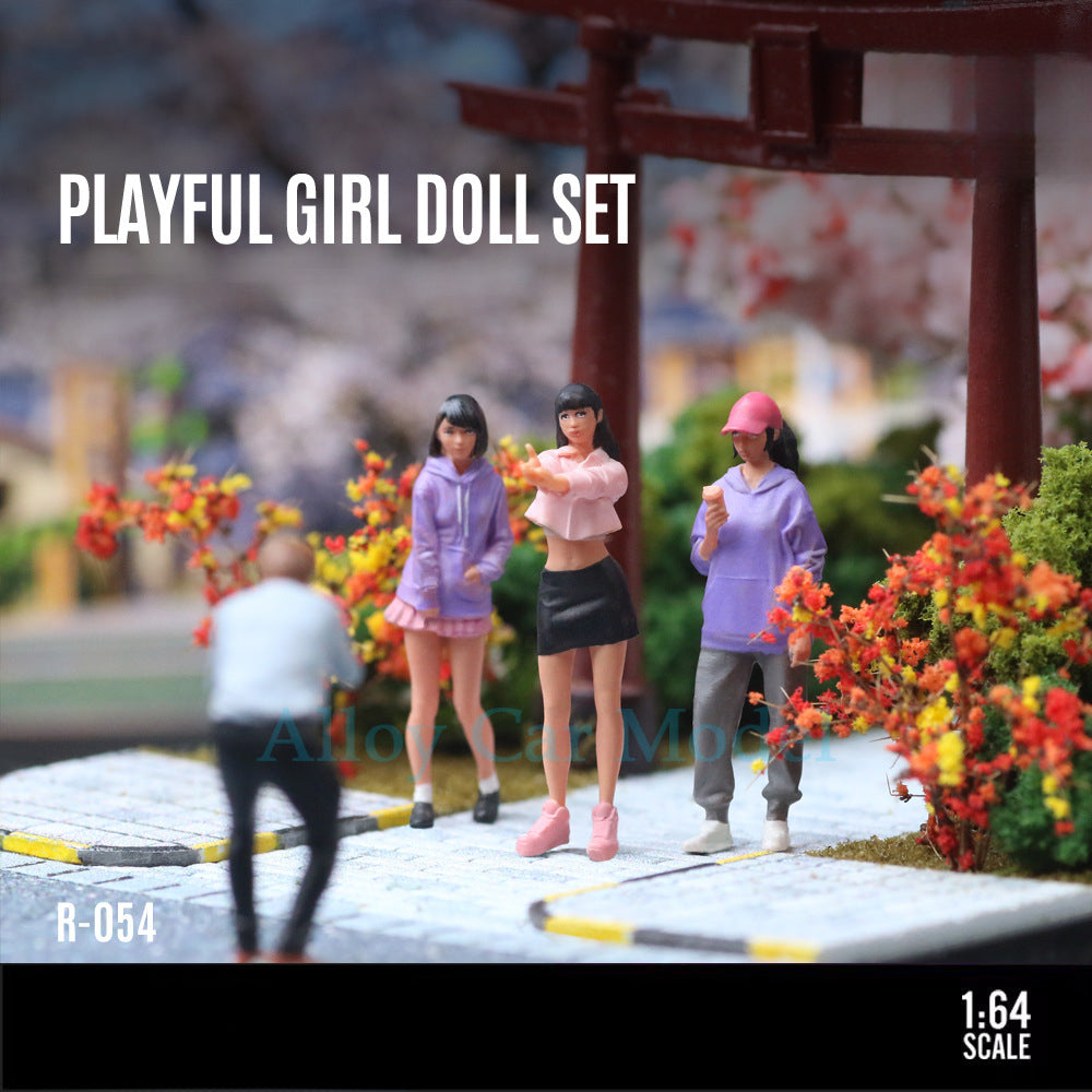 MoreArt 1:64 Playful Girl Resin Figure Set MODCOLS