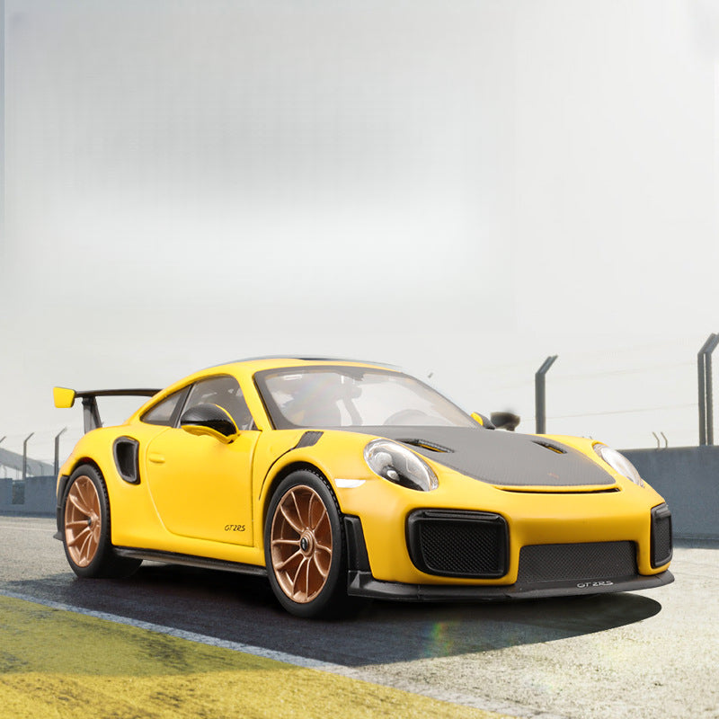 Maisto 1:24 Porsche 911 GT2 Diecast Car Model | Collectible MODCOLS