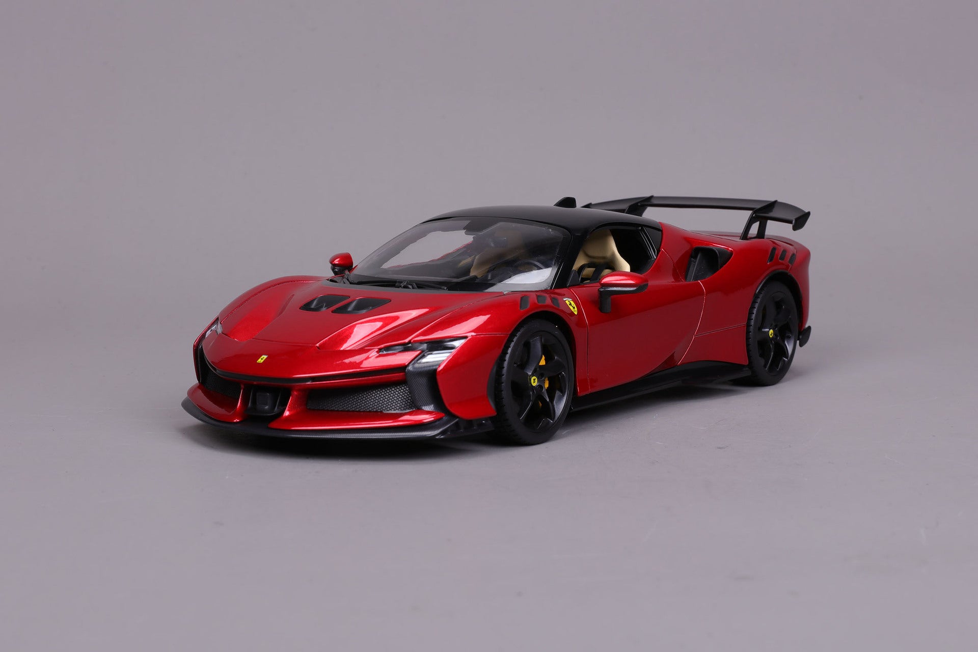 Bburago 1:18 Ferrari SF90 Diecast Model MODCOLS