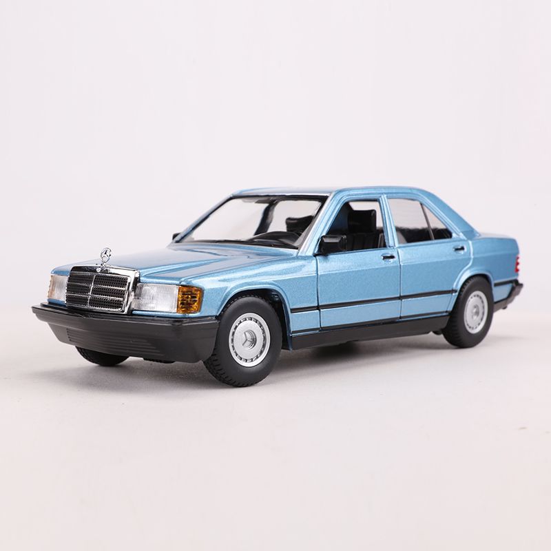 Bburago 1:25 Mercedes Benz 190E Diecast Model MODCOLS