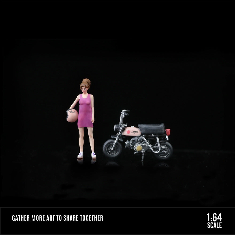 MoreArt 1:64 Flame Motorcycle & Leather Biker Girl Resin Figure MODCOLS