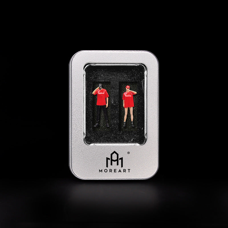 MoreArt 1:64 Supreme Scene Diorama with Trendy Figurines
