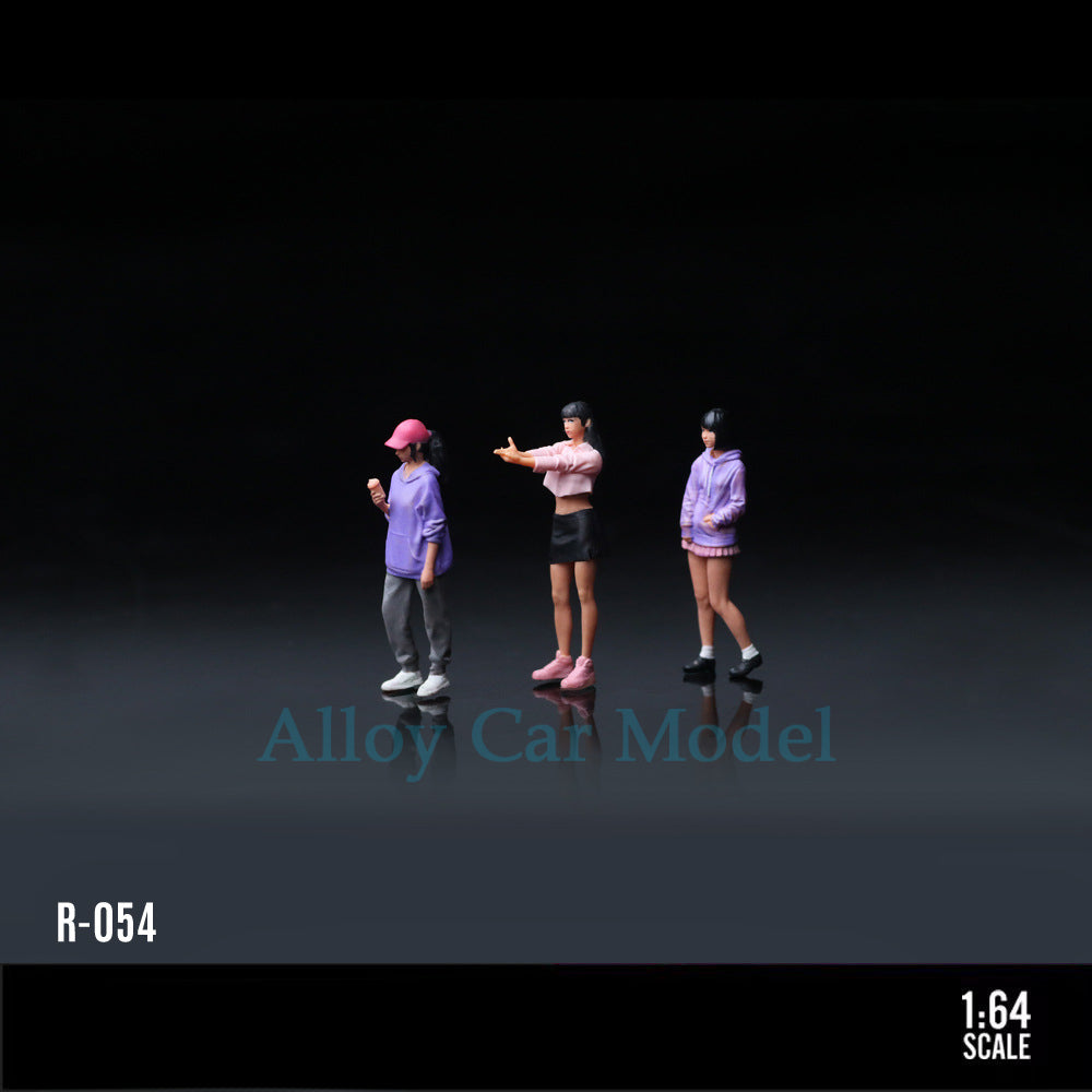 MoreArt 1:64 Playful Girl Resin Figure Set MODCOLS