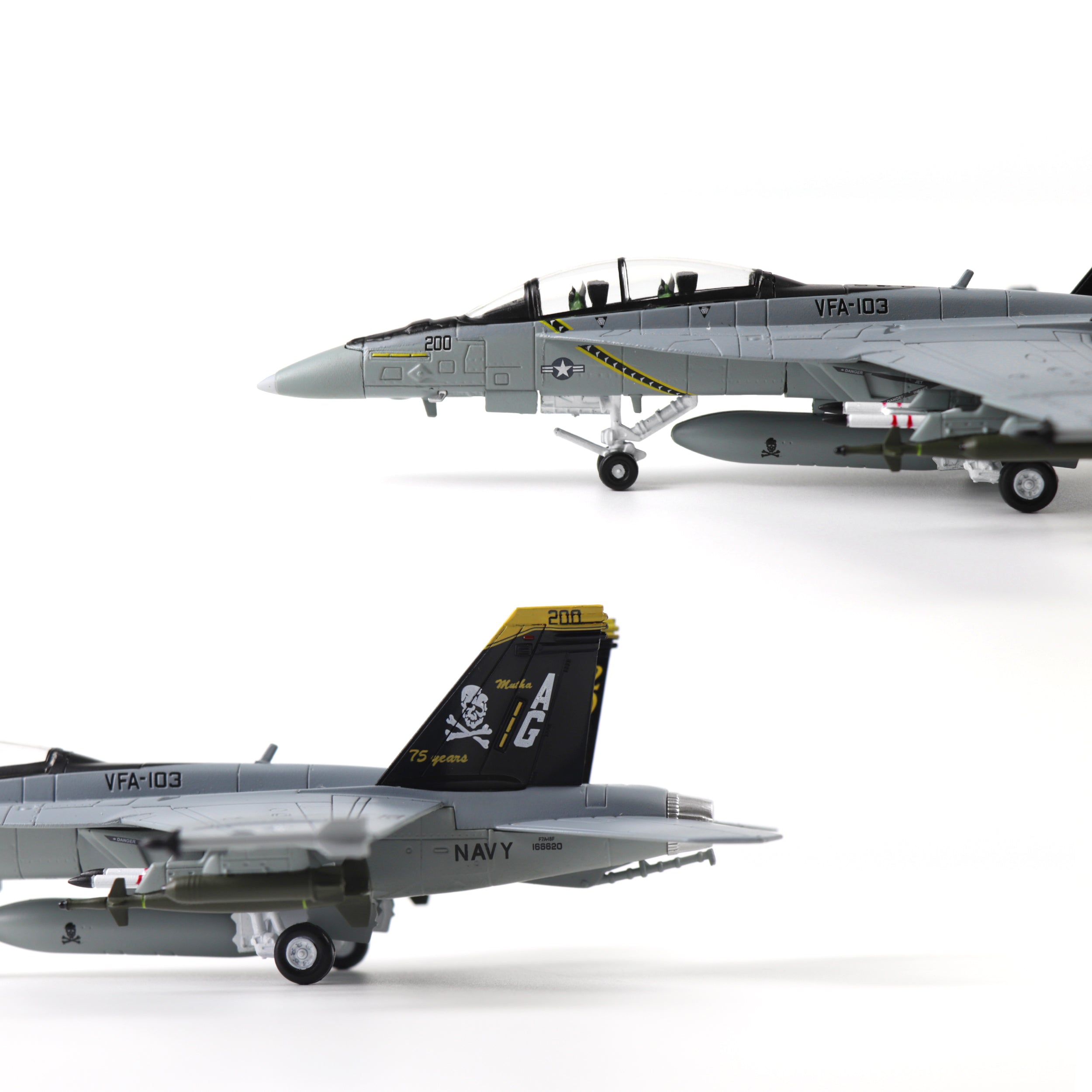 1/100 F/A-18 Super Hornet Jolly Roger Die-cast Fighter Jet Model