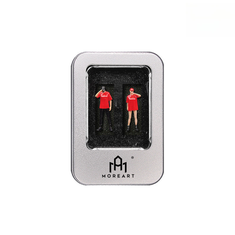 MoreArt 1:64 Supreme Scene Diorama with Trendy Figurines