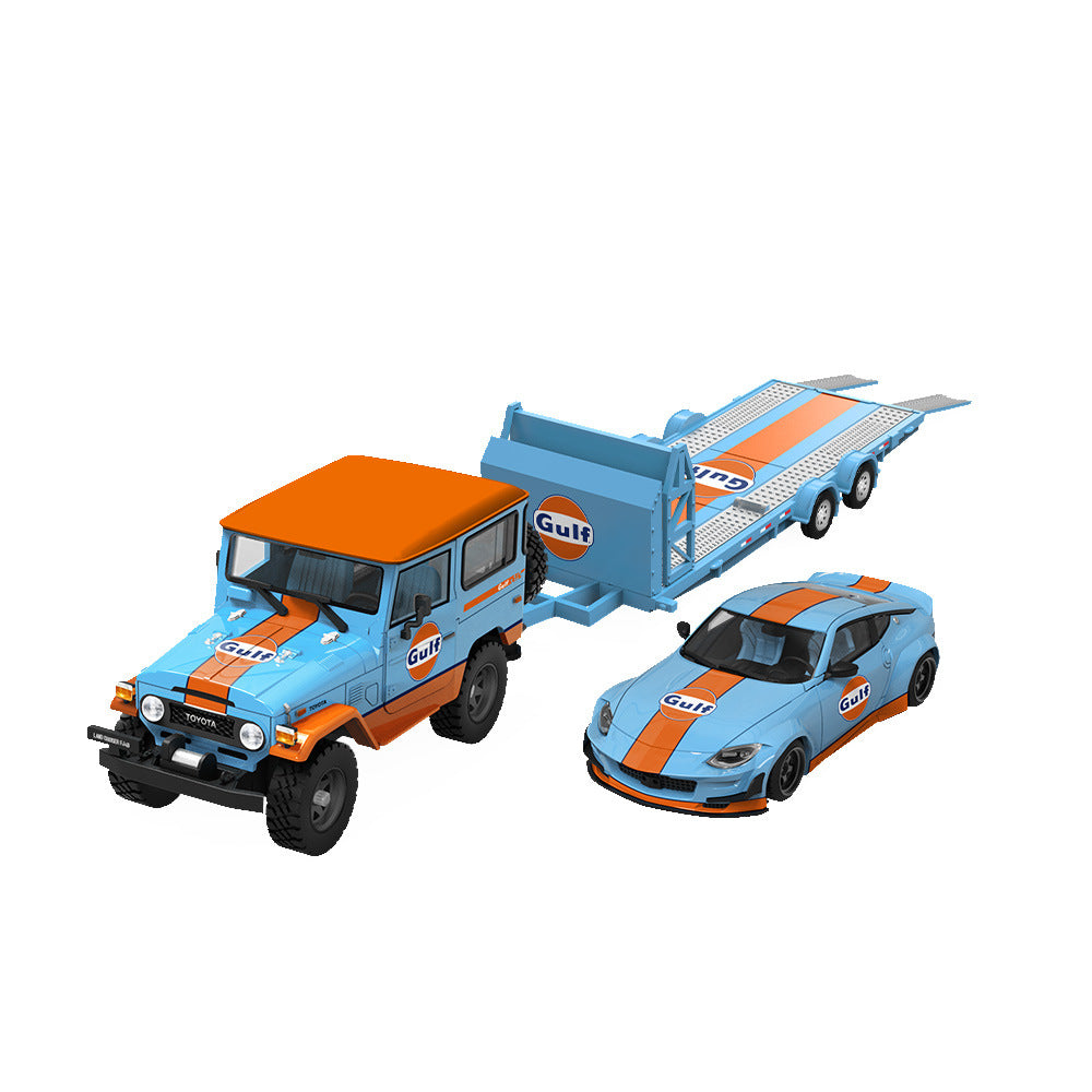 TM 1:64 Nissan 400Z & Toyota FJ40 Gulf Livery with Trailer Diecast Car Model Set