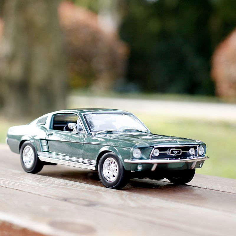 Maisto 1:18 Ford GTA Classic Diecast Model Car MODCOLS