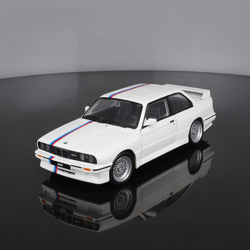 Bburago 1:24 BMW M3 (E30) 1988 Die Cast Model Car MODCOLS