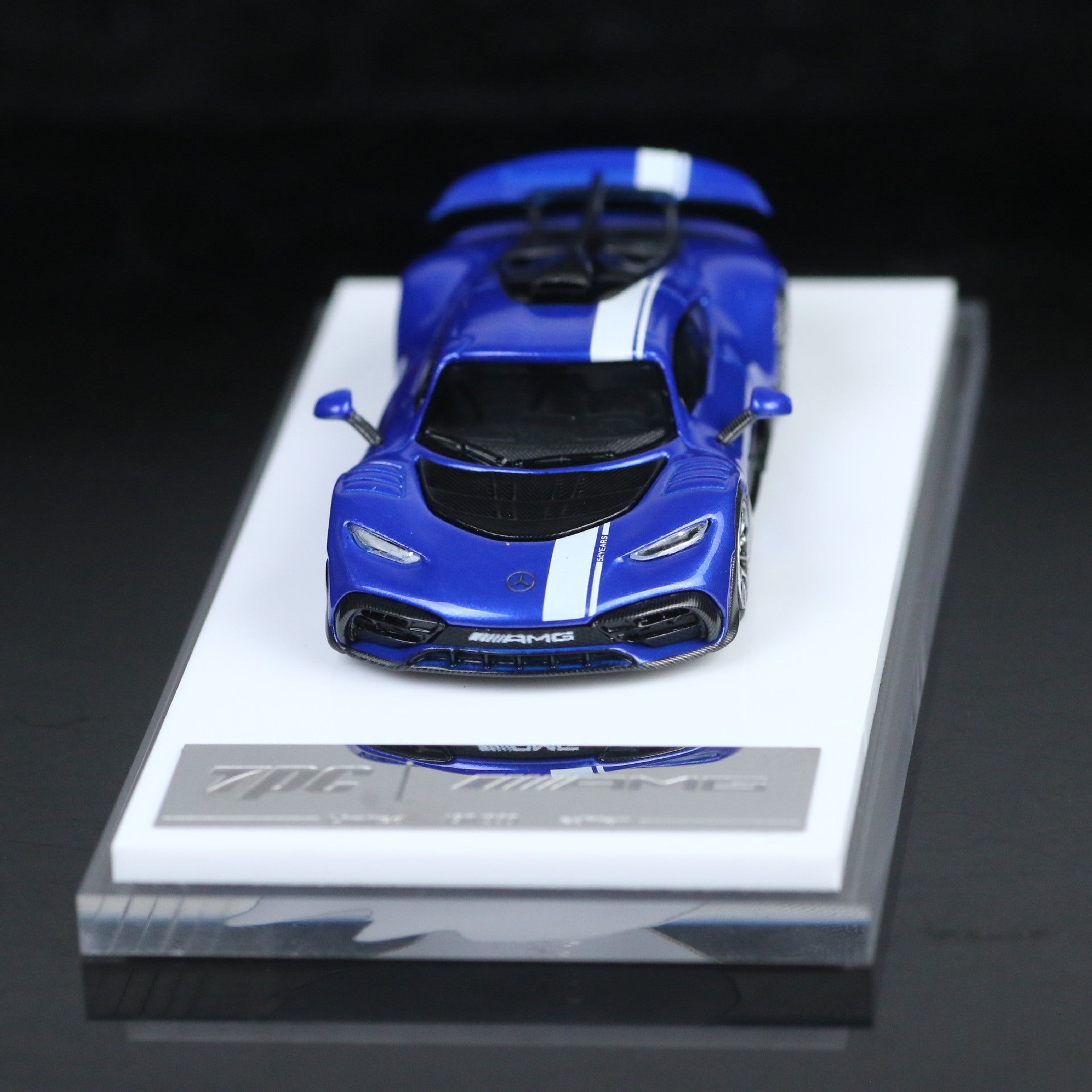 TT 1:64 Koenigsegg One:1 Carbon Pink Resin Diecast Model MODCOLS